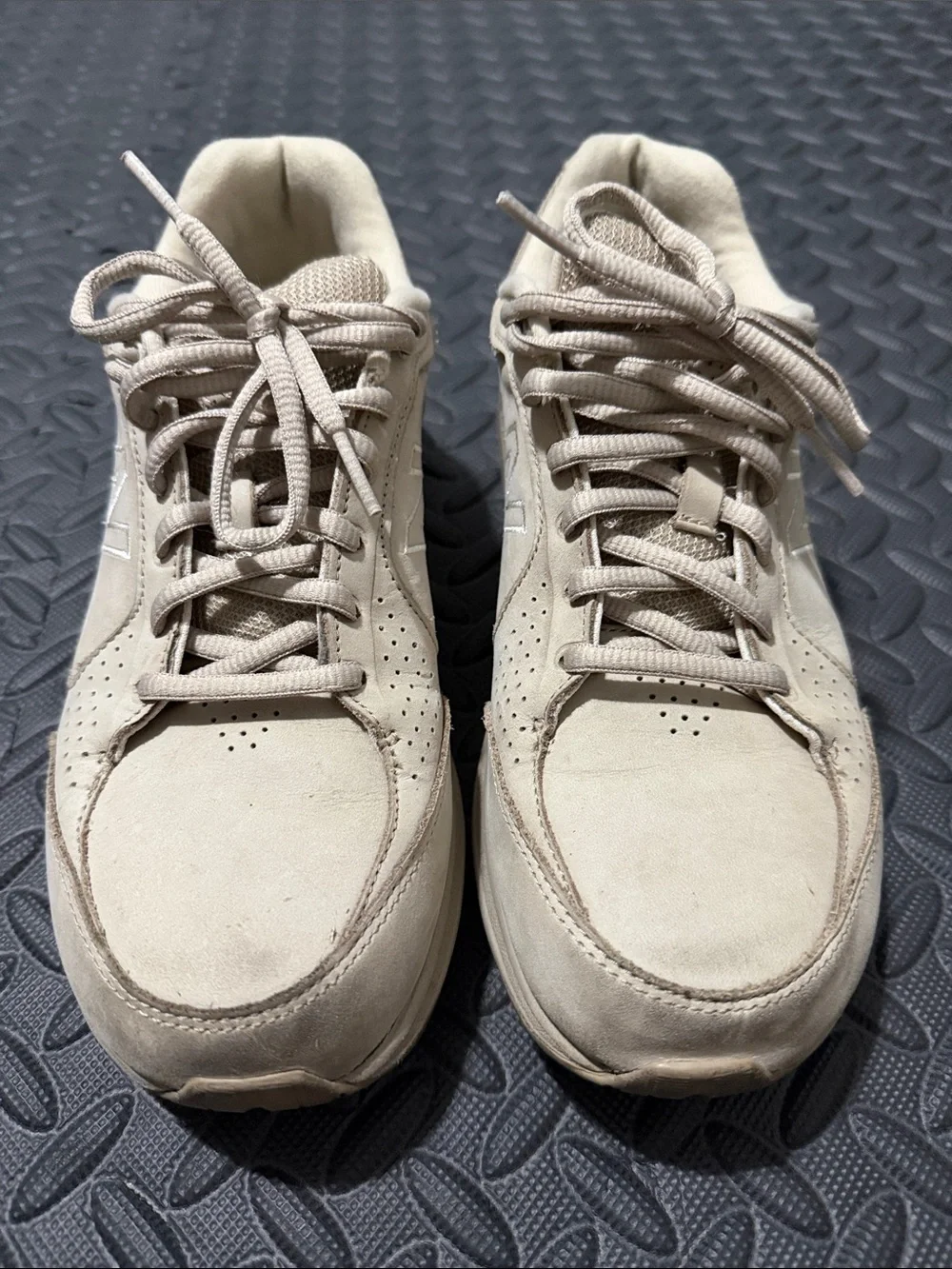 New Balance Womens 928 Walking Shoes Tan Suede Leather Comfort Sneakers Size 8
